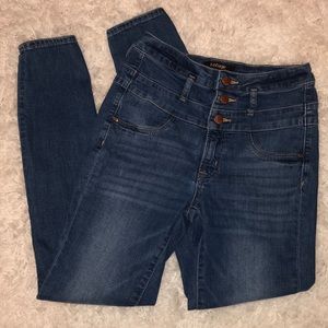 🌻 Refuge women’s High Waisted Stretch Jean